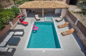M & S Villa - 4 bedroom villa with heated pool